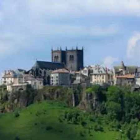 Joli A Murat Proche Du Lioran Cantal